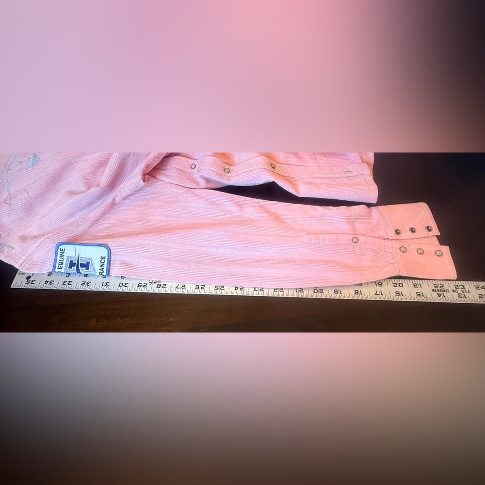 Ariat EUC pink floral pin stripe pearl snap closure blouse. Patched sleeves sz S - Picture 12 of 14